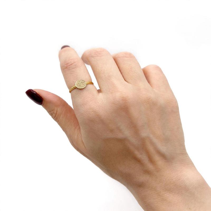 انگشتر زنانه طلا ۱۸ عیار انگشتر دایره نقطه گالری امانت Amanat fine jewellery