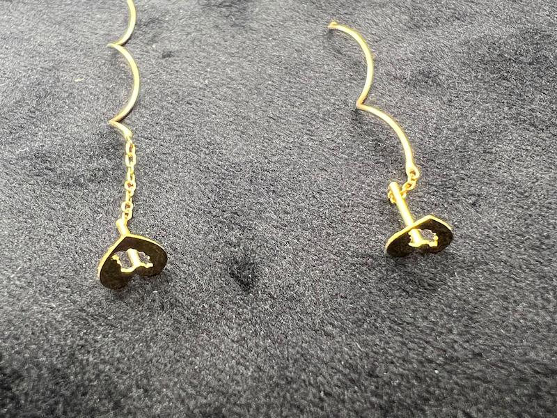گوشواره زنانه طلا ۱۸ عیار کرلی قلب ایران گالری طلای فام