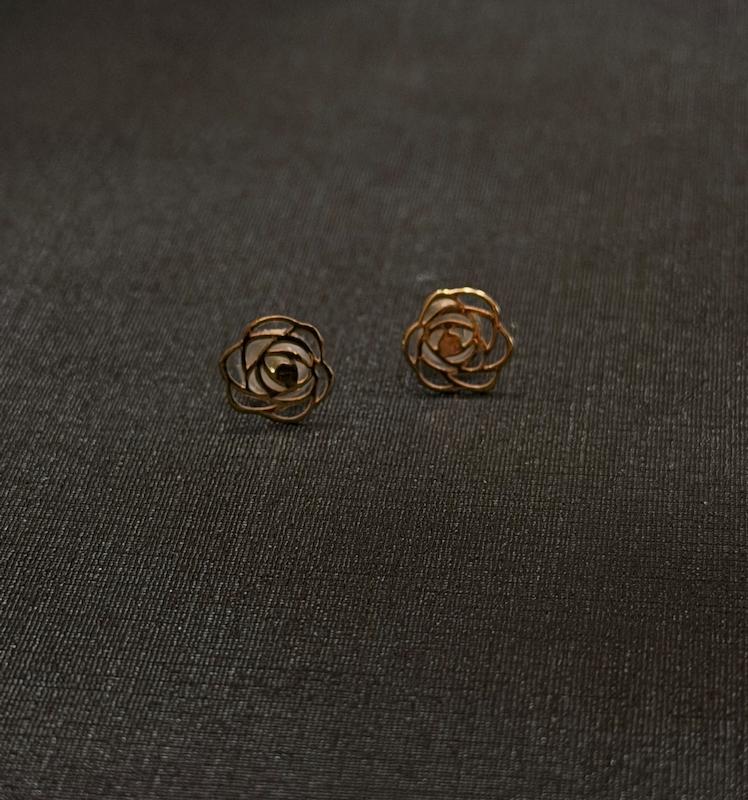 گوشواره زنانه طلا ۱۸ عیار گل رز گالری طلای آژو