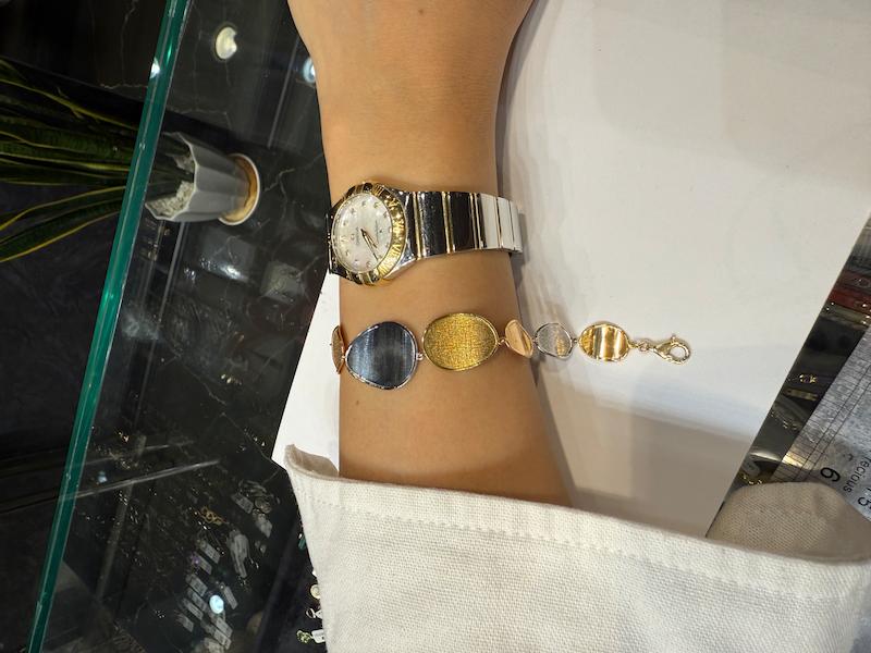 دستبند طلا ۱۸ عیار دستبند سنگ فرشی مات و براق۳ رنگ گالری زرنوش