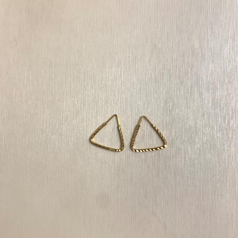 گوشواره طلا ۱۸ عیار سوزنی مثلثی گالری جواهری مهربان