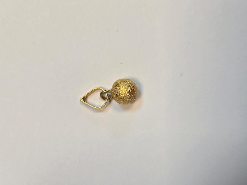 آویز طلا ۱۸ عیار گوی شنی گالری پریدخت