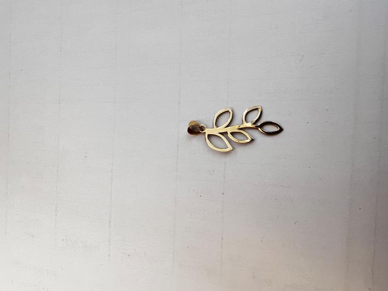 آویز طلا ۱۸ عیار لیزری گندم تاس گالری