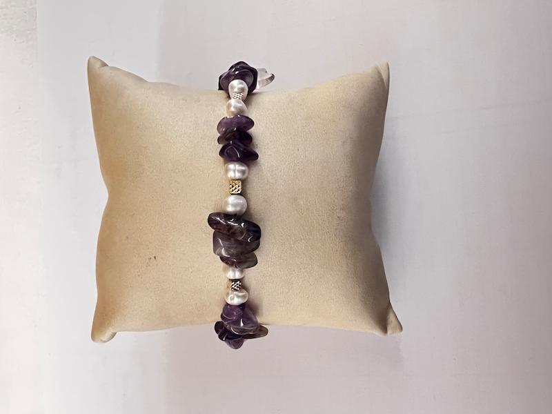 دستبند طلا ۱۸ عیار سنگی آمیتیست تاس گالری