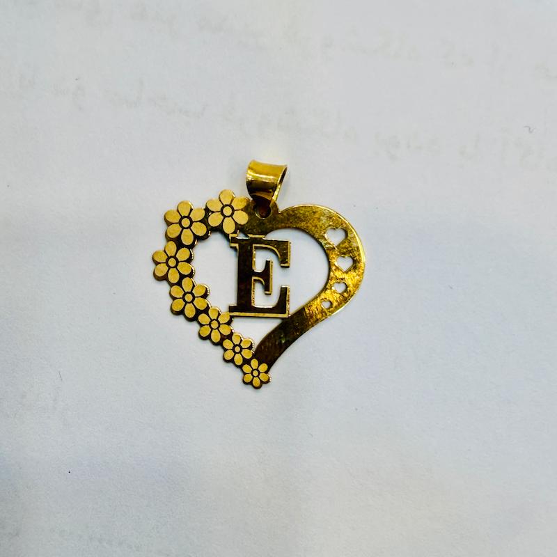 آویز طلا ۱۸ عیار حروف قلبی گالری الیاگلد