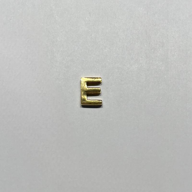 آویز طلا ۱۸ عیار حروف E گالری طلا دوران