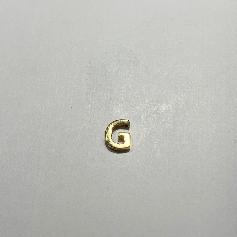 آویز طلا ۱۸ عیار G گالری طلا دوران