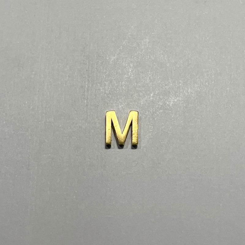 آویز طلا ۱۸ عیار M گالری طلا دوران