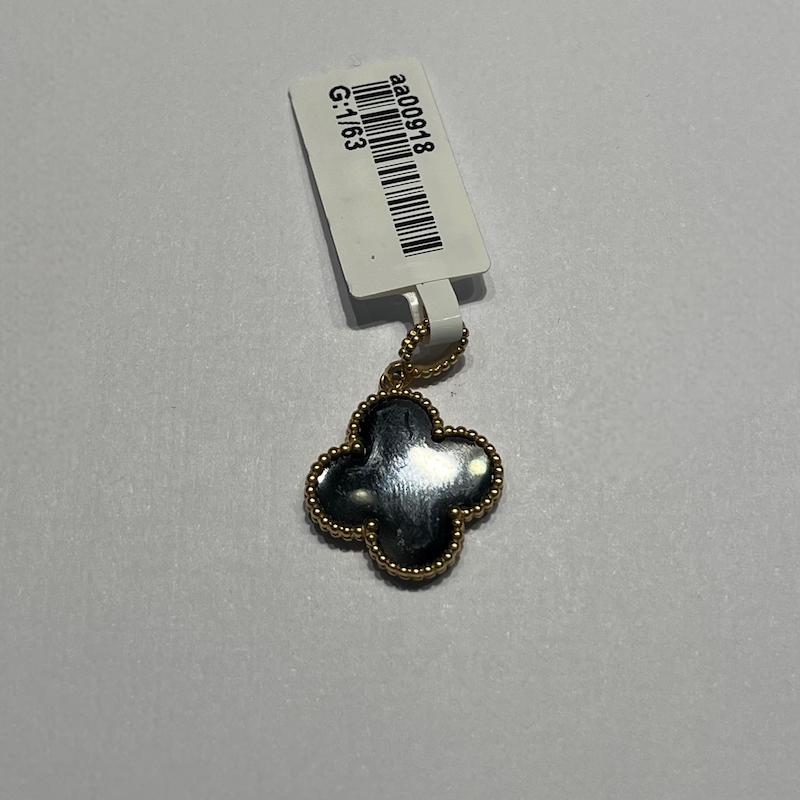 آویز طلا ۱۸ عیار ونکلیف گالری طلا دوران