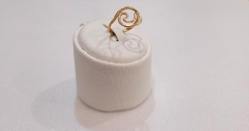 انگشتر زنانه طلا ۱۸ عیار انگشتر موج گالری طلای سی دا