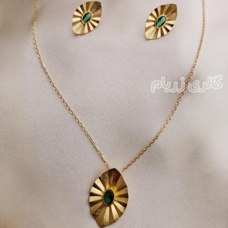 زنانه نیم ست طلا ۱۸ عیار شامل گردنی و گوشواره میخی _کسرسنگ گالری زربام