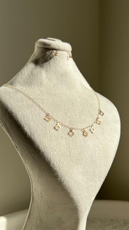 گردنبند زنانه طلا ۱۸ عیار گردنبند ونکلیف شرابه ای سانل گلد