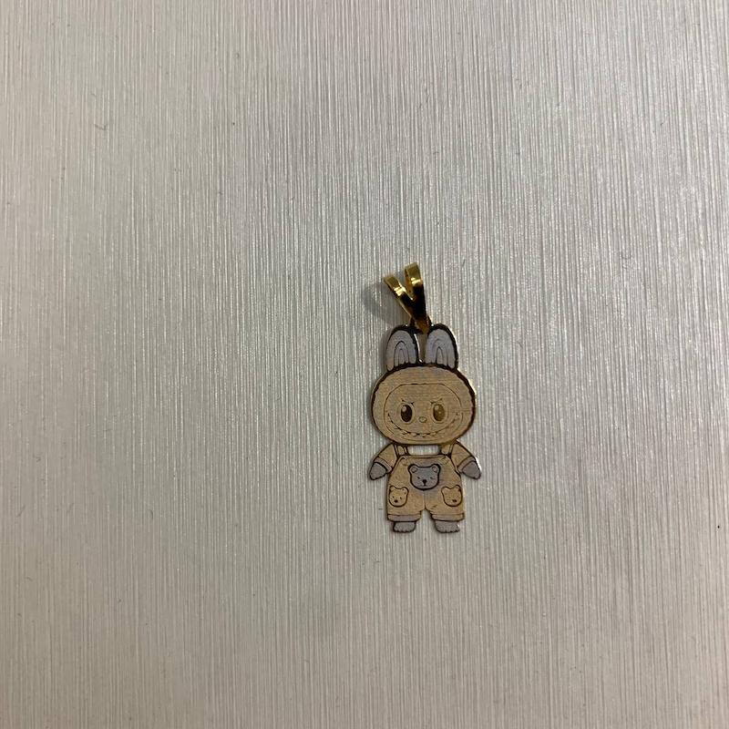 آویز طلا ۱۸ عیار پلاک لبوبو گالری جواهری مهربان