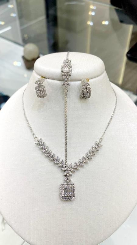 سرویس زنانه طلا ۱۸ عیار سرویس پیوژن درین