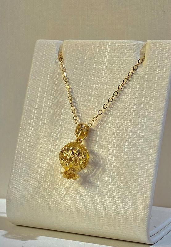 آویز زنانه طلا ۱۸ عیار انار یلدایی گالری روبی