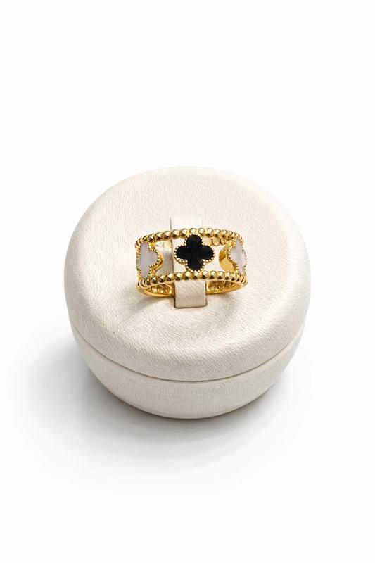 انگشتر زنانه طلا ۱۸ عیار ونکلیف گالری مینا‌جان