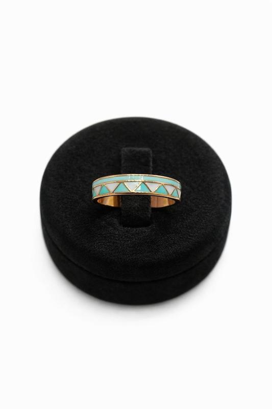 انگشتر زنانه طلا ۱۸ عیار مدل میناکاری گالری مینا‌جان