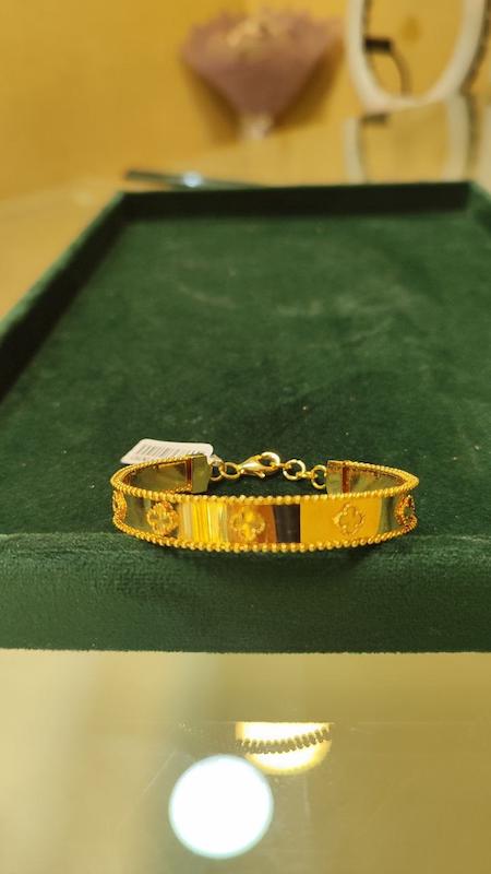 بنگل زنانه طلا ۱۸ عیار بنگل ونکلیف تراش گالری طلا و جواهر ملکی