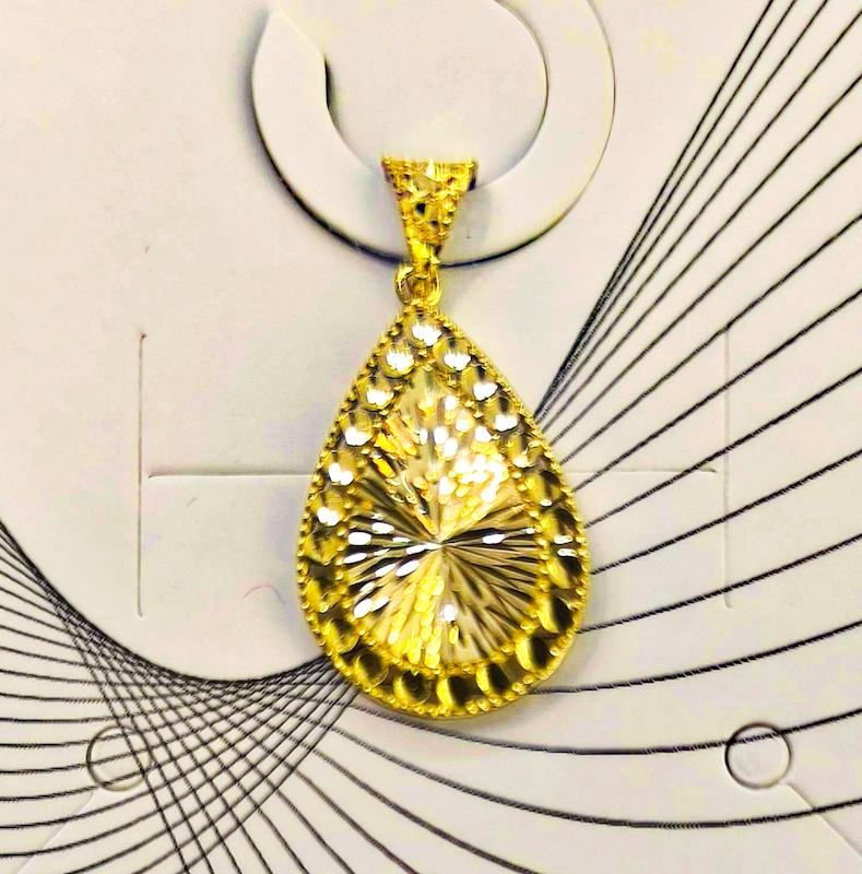 آویز طلا ۱۸ عیار آویز اماراتی تراش گالری نیک گلد