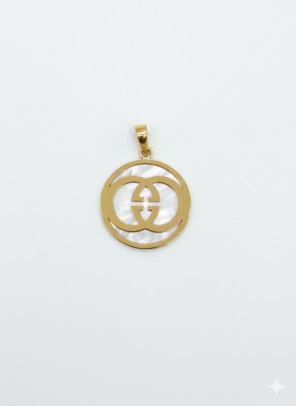 آویز طلا ۱۸ عیار مدال صدفی channel طلا و جواهر سید محمد رضا فاطمیان