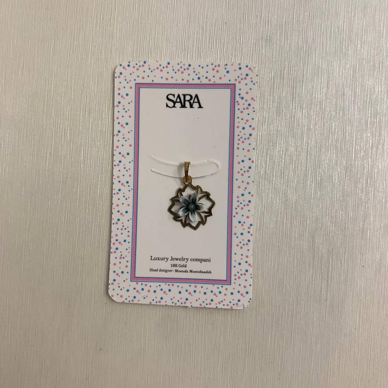 آویز طلا ۱۸ عیار پلا گل گالری جواهری مهربان