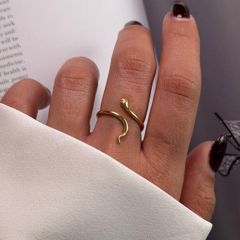 انگشتر زنانه طلا ۱۸ عیار انگشتر مینیمال چاو طرح مار ساده کد 112 سانل گلد