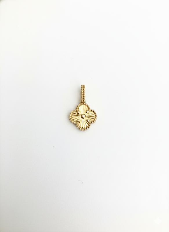 آویز زنانه طلا ۱۸ عیار آویز ون کلیف تراش گالری حسینی زاده