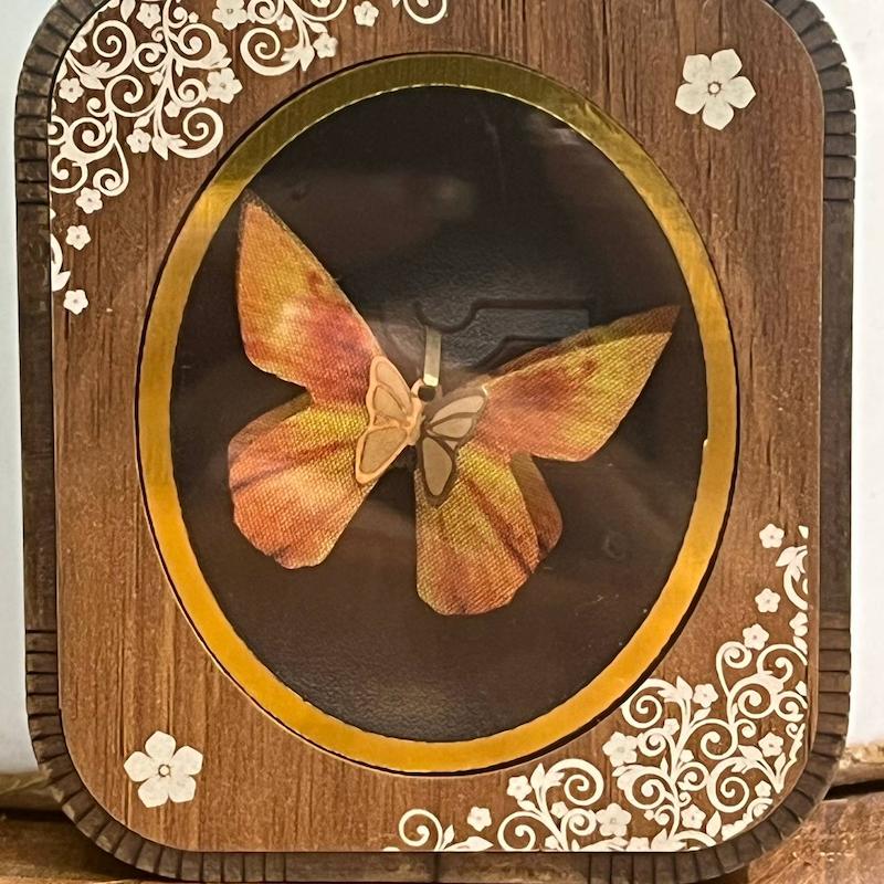 آویز زنانه طلا ۱۸ عیار پروانه گالری طلا دوران