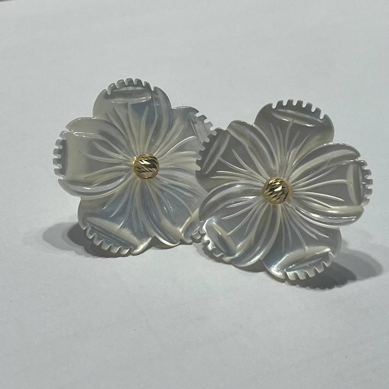 گوشواره زنانه طلا ۱۸ عیار صدف گالری طلا دوران