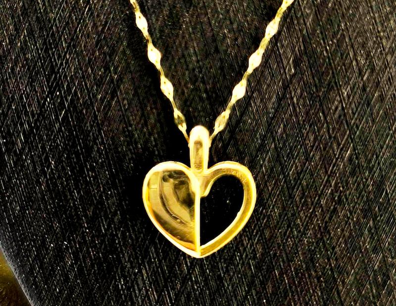 آویز طلا ۱۸ عیار آویز اماراتی نیمه وجود من گالری نیک گلد