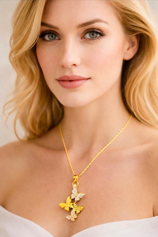 گردنبند طلا ۱۸ عیار گردنبند اماراتی پلاک پروانه های عاشق گالری نیک گلد