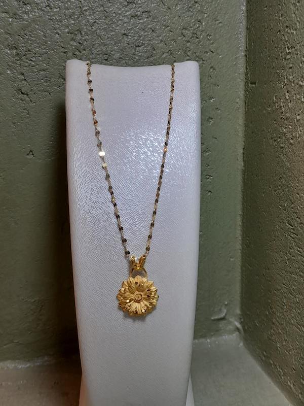 گردنبند زنانه طلا ۱۸ عیار گل گالری طلای عزیز