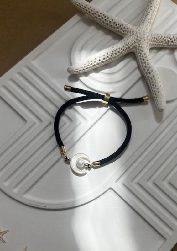 دستبند زنانه طلا ۱۸ عیار ماه صدفی و گوی سانل گلد