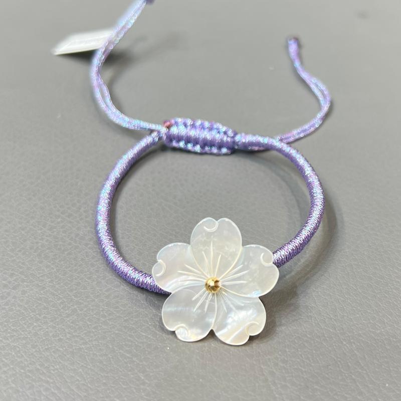 دستبند زنانه طلا ۱۸ عیار دستبند گل صدفی گوی البرنادو بند بنفش گالری زرنوش