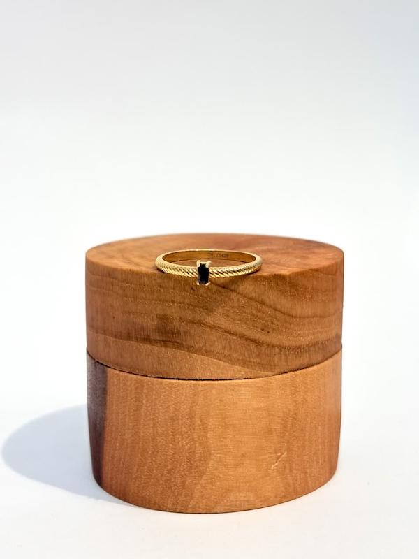 انگشتر زنانه طلا ۱۸ عیار انگشتر اسود طلای نیاکی