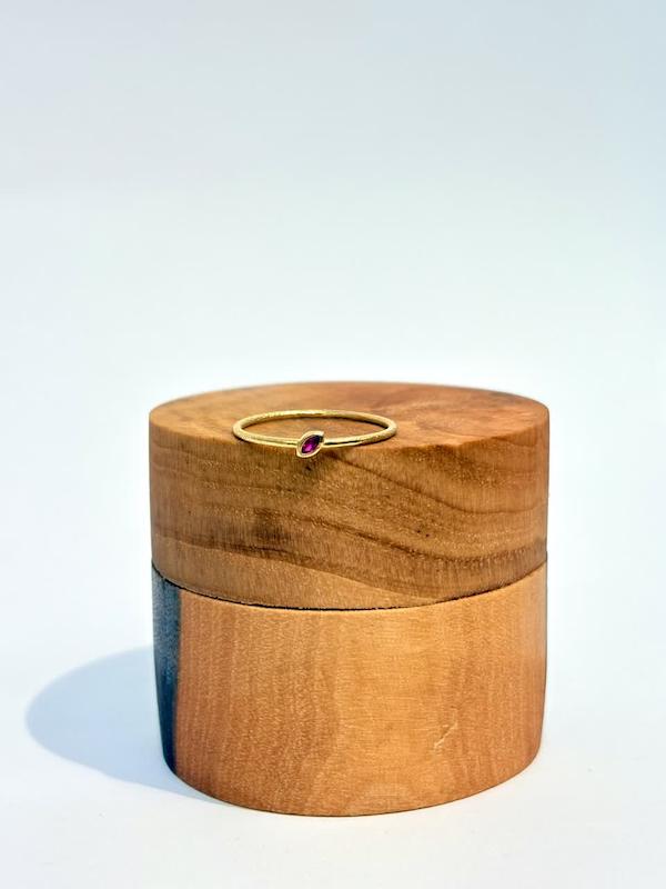 انگشتر زنانه طلا ۱۸ عیار انگشتر گارنت طلای نیاکی