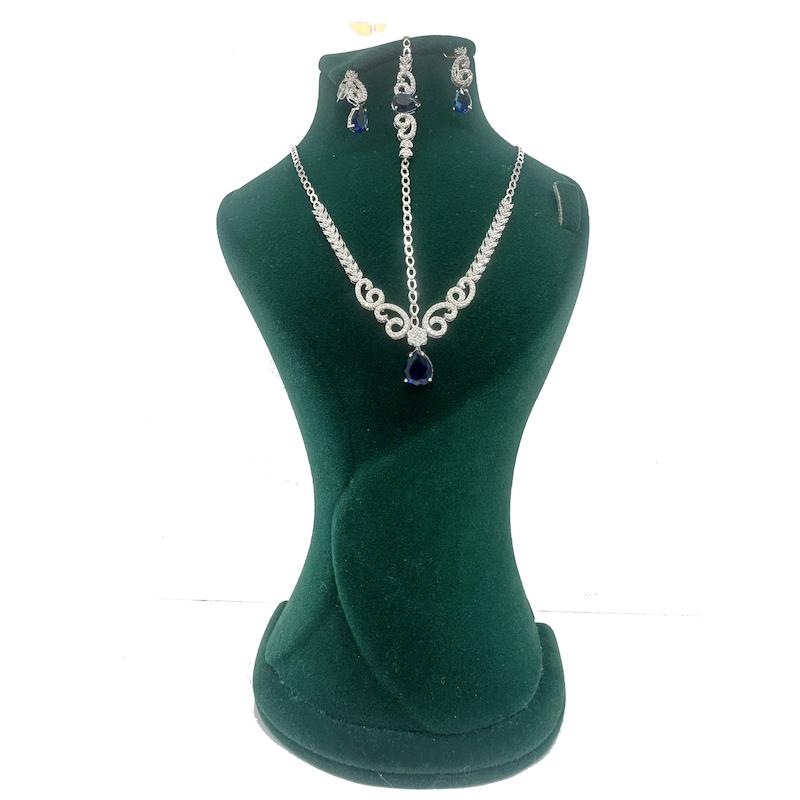 سرویس زنانه طلا ۱۸ عیار سرویس پیوژن 1 طلا و جواهری آیدیس