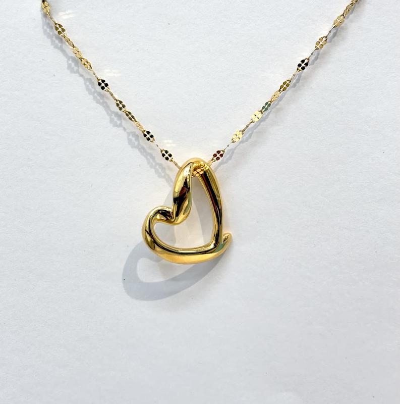 آویز زنانه طلا ۱۸ عیار آویز قلب طلای نیاکی