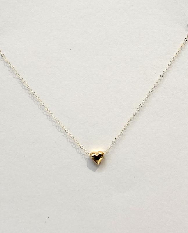 گردنبند زنانه طلا ۱۸ عیار گردنبند مینیمال قلب طلای نیاکی