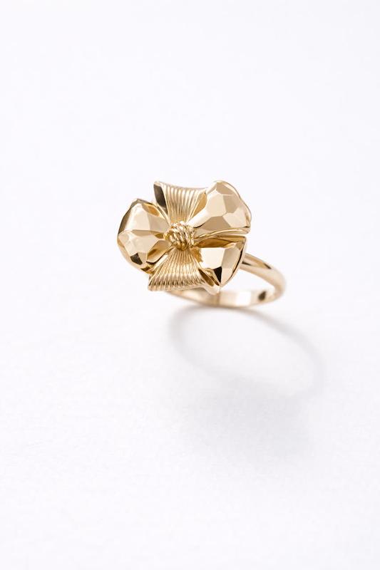 انگشتر زنانه طلا ۱۸ عیار انگشتر پاپیون لوکس طلای نیاکی