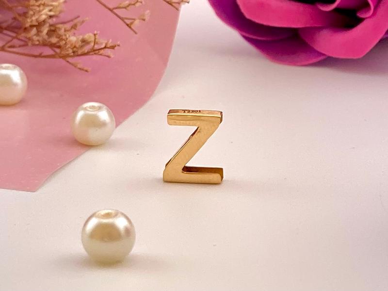 آویز زنانه طلا ۱۸ عیار پلاک حروف Z گالری یونیکا