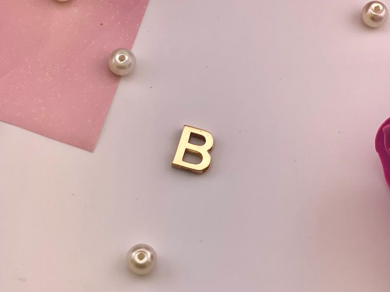 آویز زنانه طلا ۱۸ عیار پلاک حروف B گالری یونیکا