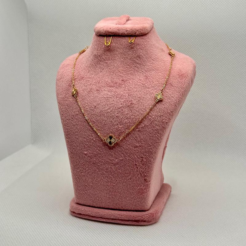 گردنبند زنانه طلا ۱۸ عیار گردنبند ونکلیف گالری جواهرات نیلوتی