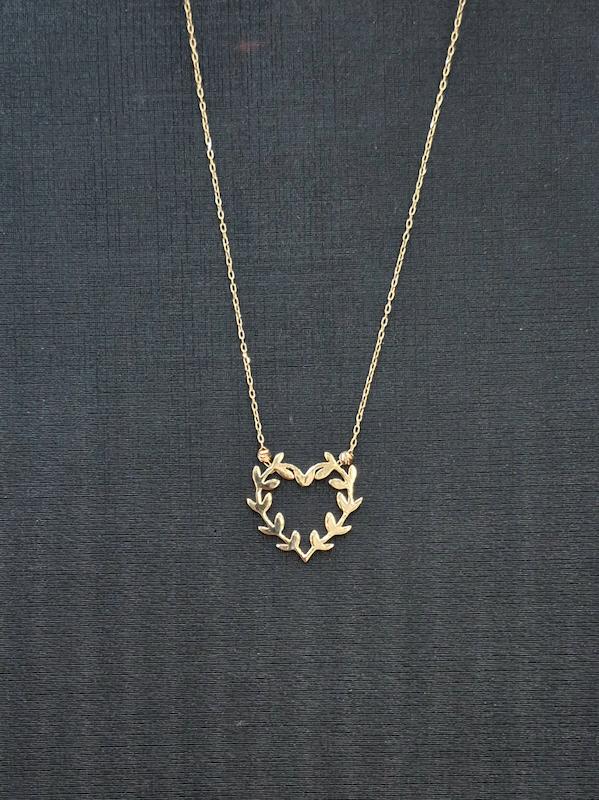 گردنبند طلا ۱۸ عیار قلب و برگ گالری زرگر