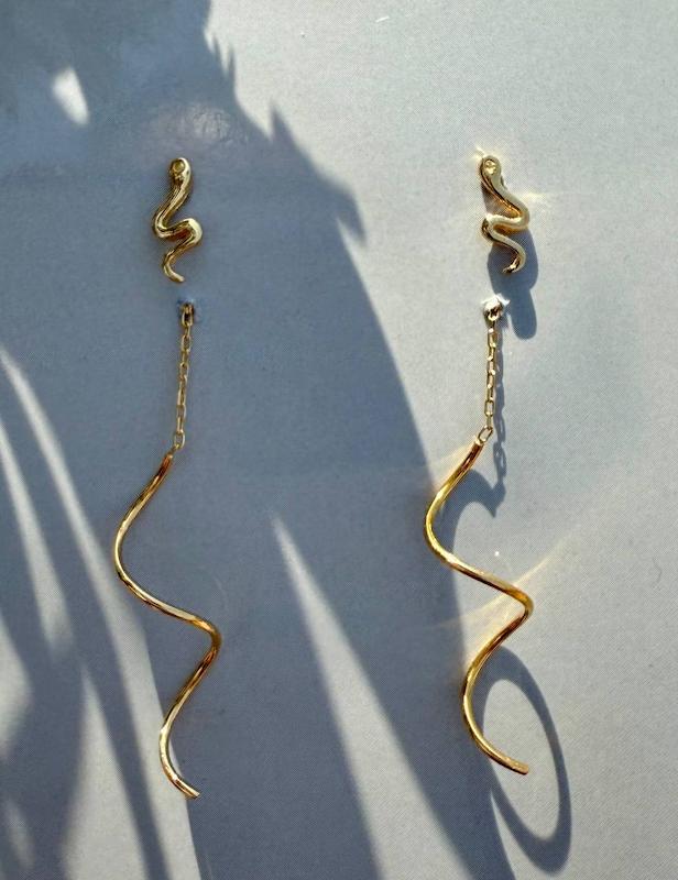 گوشواره زنانه طلا ۱۸ عیار گوشواره کرلی مهوا گالری طلا و سکه مهوا