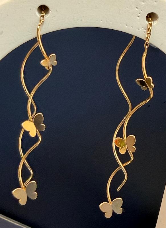 گوشواره زنانه طلا ۱۸ عیار پیچک‌پروانه گالری پریدخت