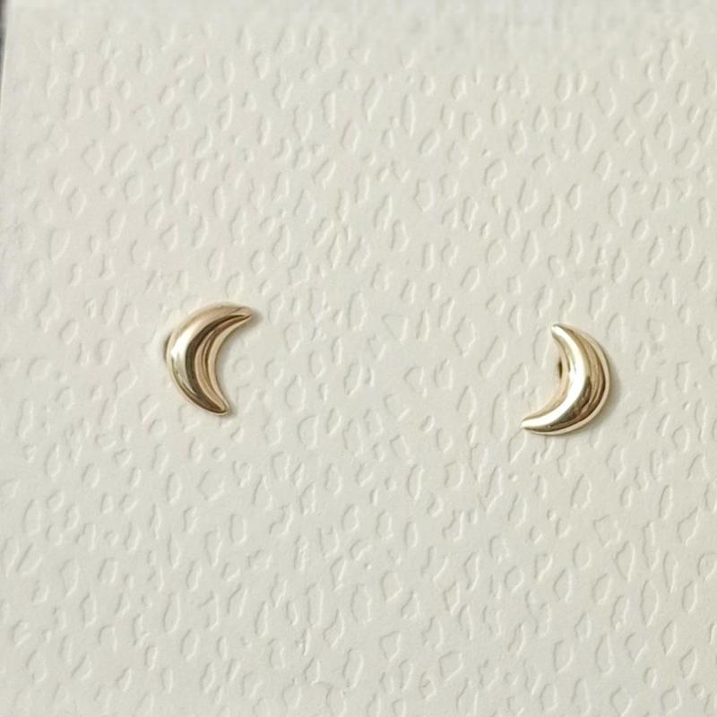 گوشواره بچگانه طلا ۱۸ عیار طرح ماه گالری زربام