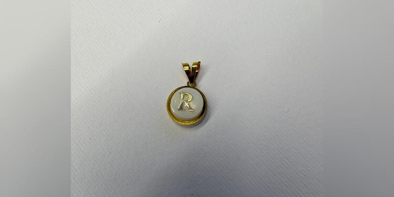آویز زنانه طلا ۱۸ عیار آویز گردنی حروف (R) گالری طلای فر