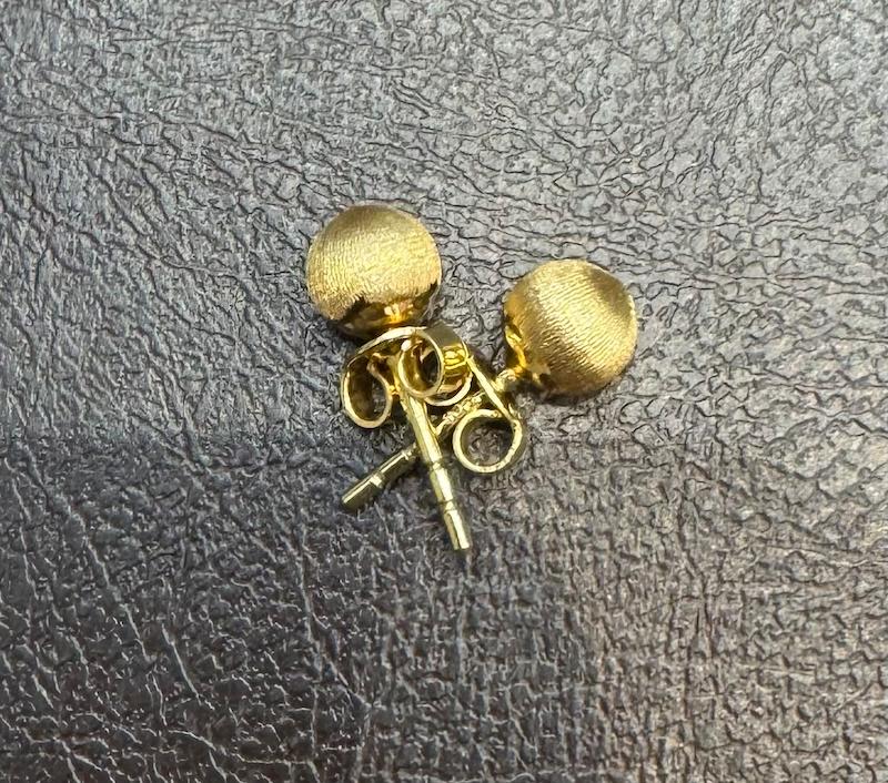 گوشواره طلا ۱۸ عیار گوی گالری طلای آماندا