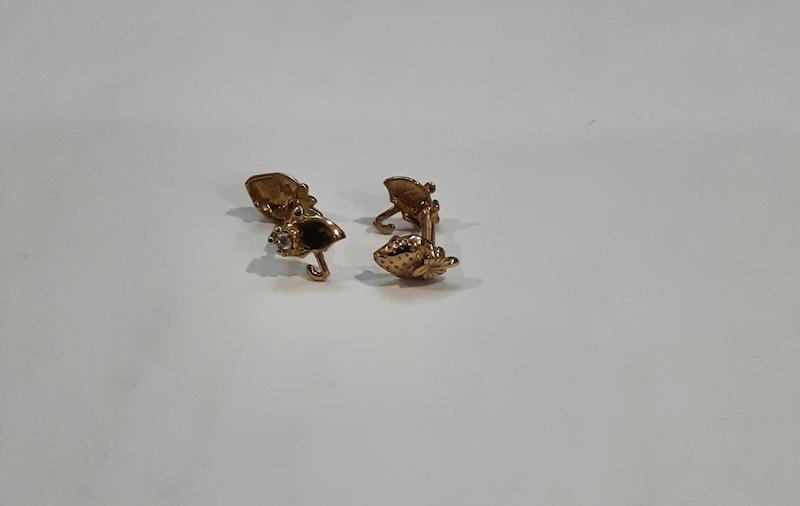 پیرسینگ زنانه طلا ۱۸ عیار مدل پیرسینگی چطر و توت فرنگی ( دو طرفه) دلفین گلد گالری